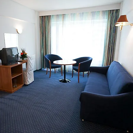 Savoy 4*